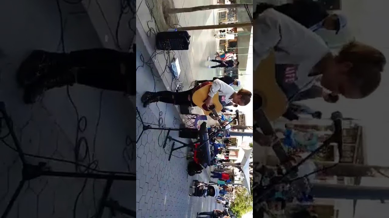 3 November, Allie Sherlock On Live