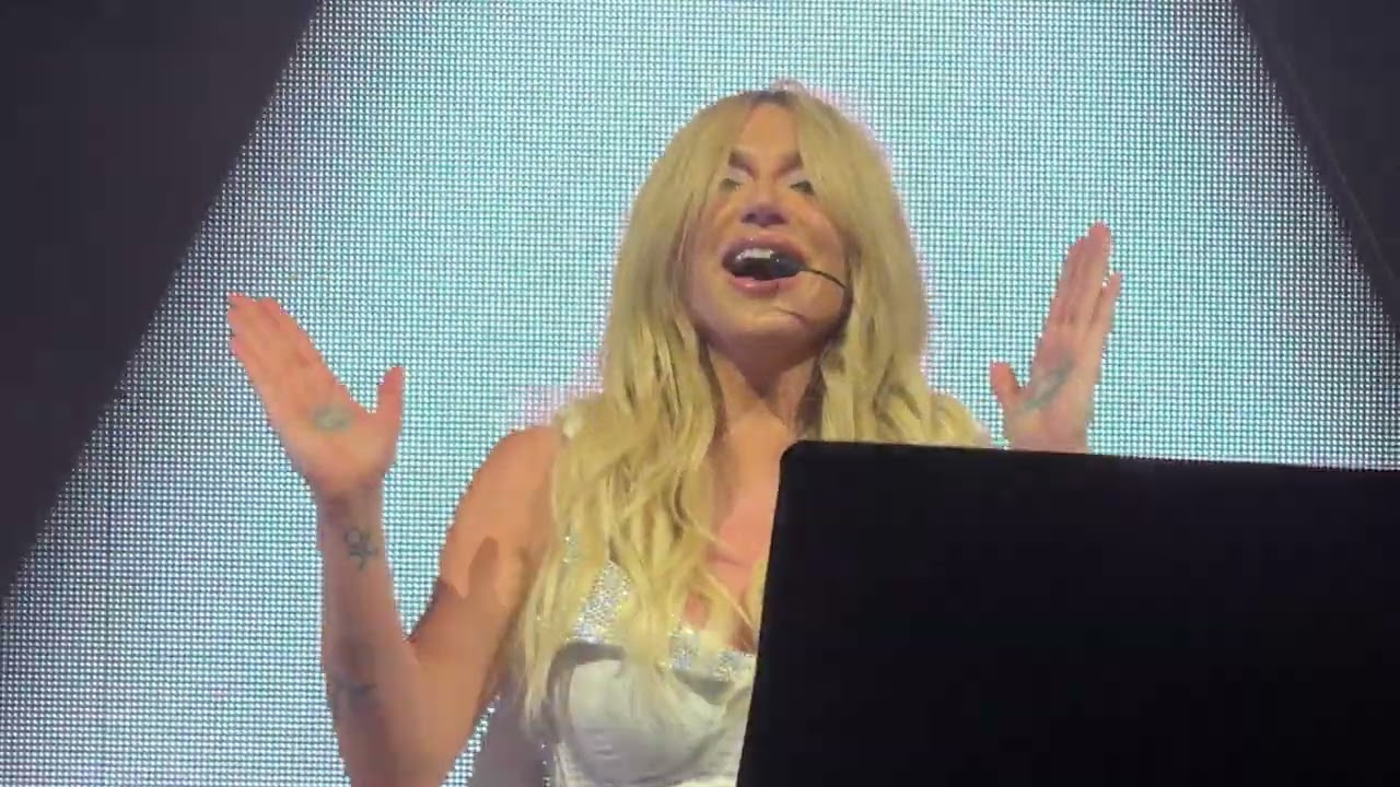 Kesha Intro/Tik Tok - TITS OUT TOUR - July 18th, 2025, Noblesville, Indiana