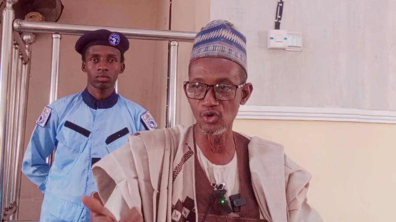 Tafsiru Al-qur'anu hautade be modibbo Ahmad dauda mare be Alaramma Malam Musa Abdul'aziz