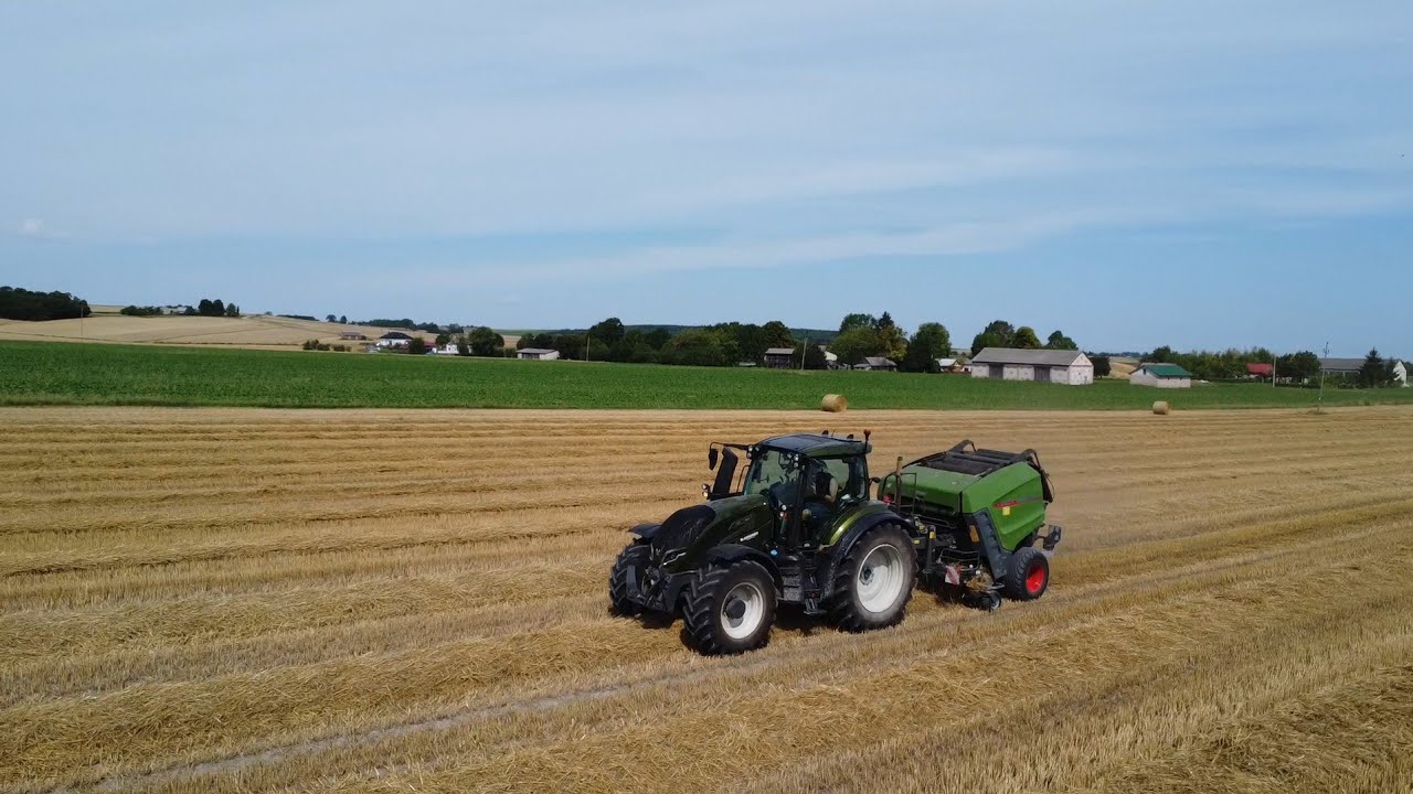 Zbiór Słomy z firmą Unicost Valtra T195 & Fendt Rotana 160v w Akcji