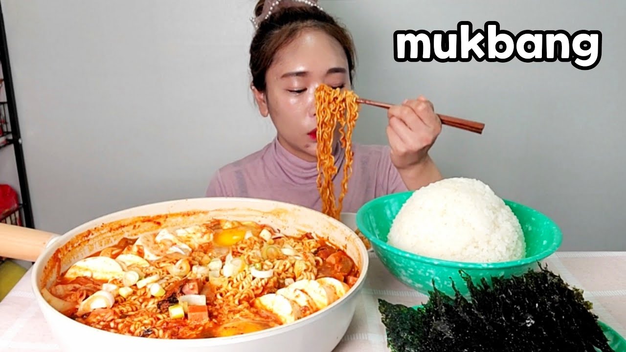 🔥매운 순두부 실비김치찌개🔥먹방(ft.갓김치,라면사리, 김,밥)Korean Food Spicy Sundubu Kimchi-jjigae Mukbang eating show