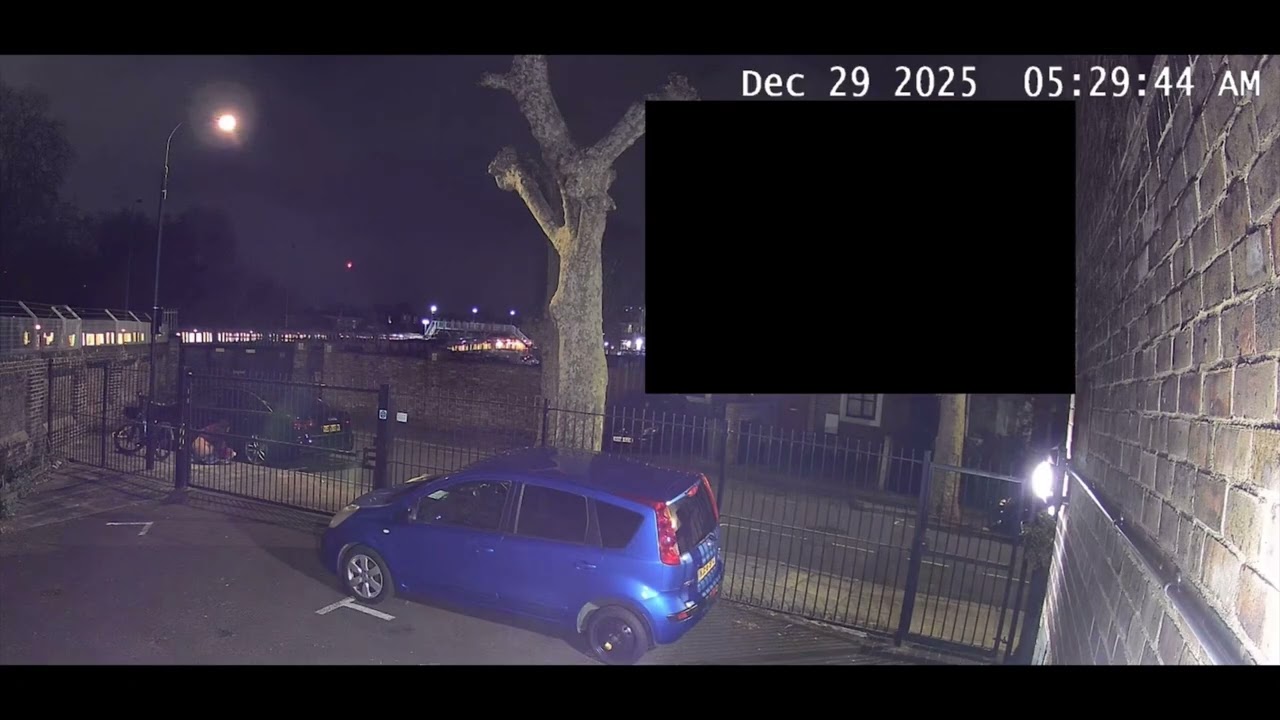 ASB Fulham Broadway urinating in public 