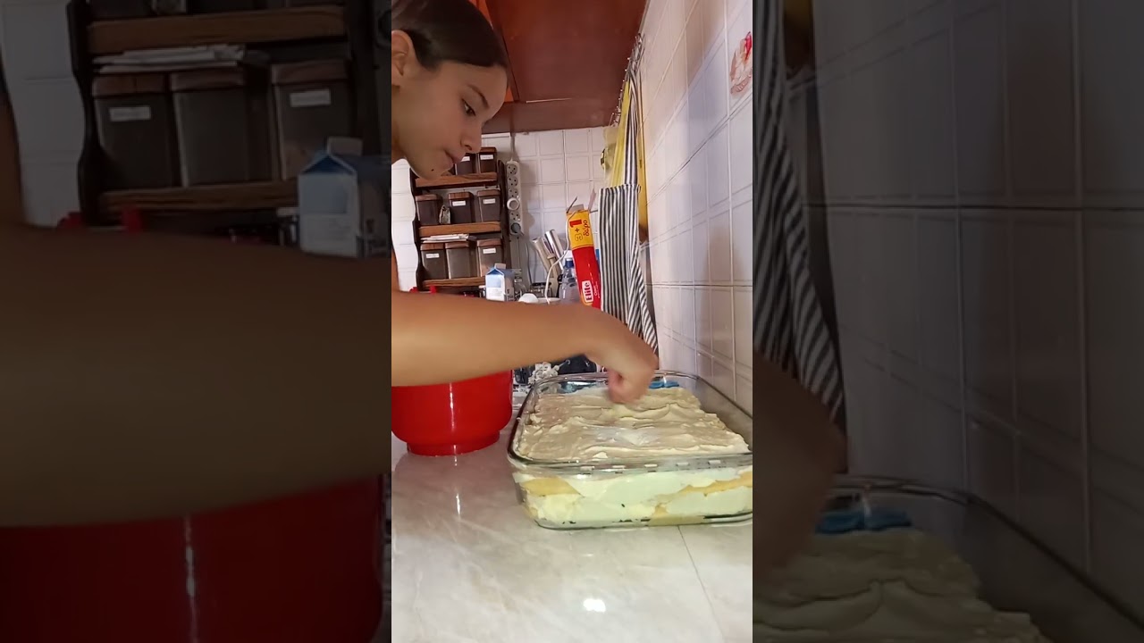 γλυκό ψυγείου με σαβαγιάρ