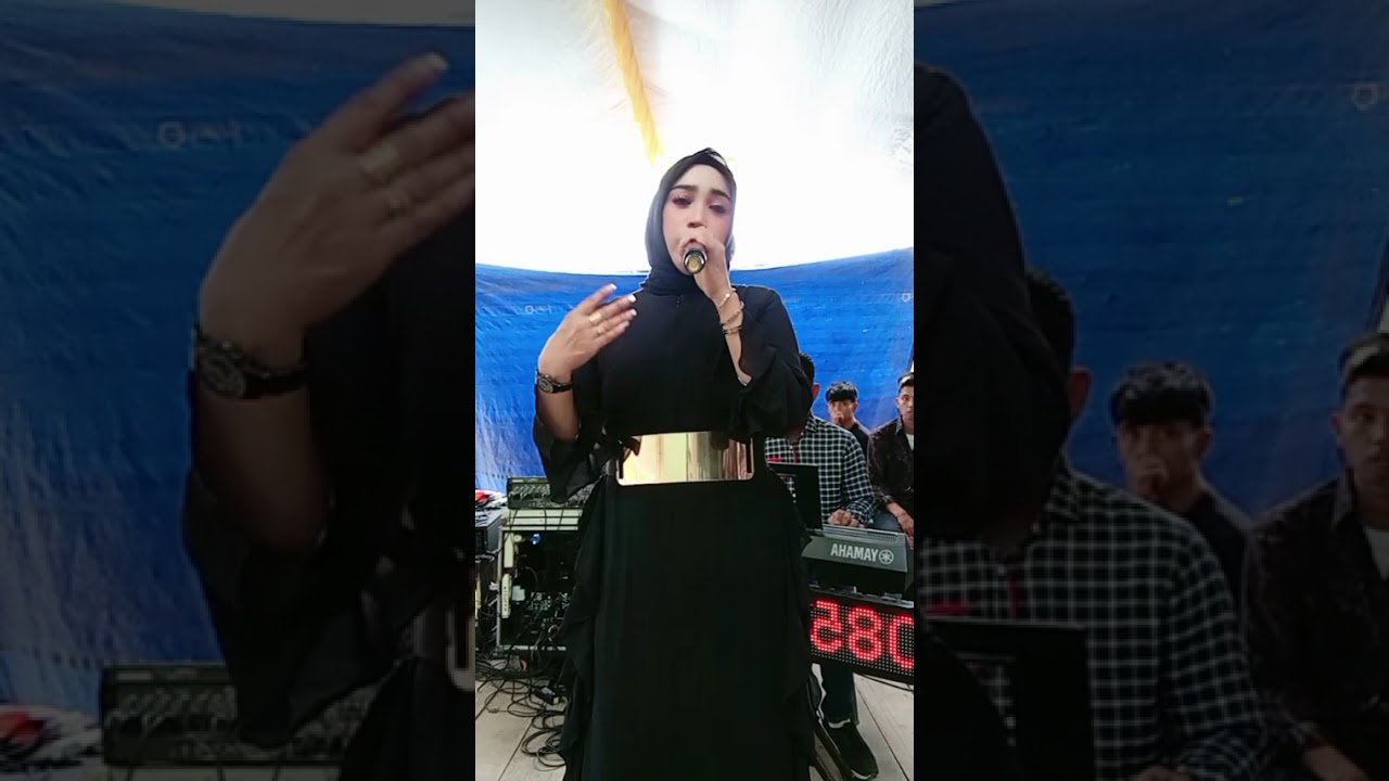 Saraddasi, vocalis Nur'Azizah 