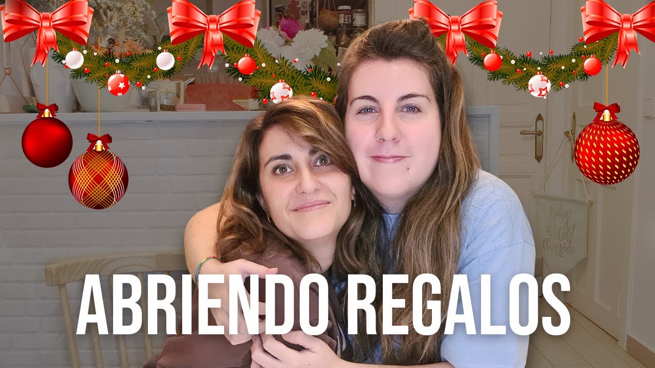 LARA REACCIONA A SUS REGALOS