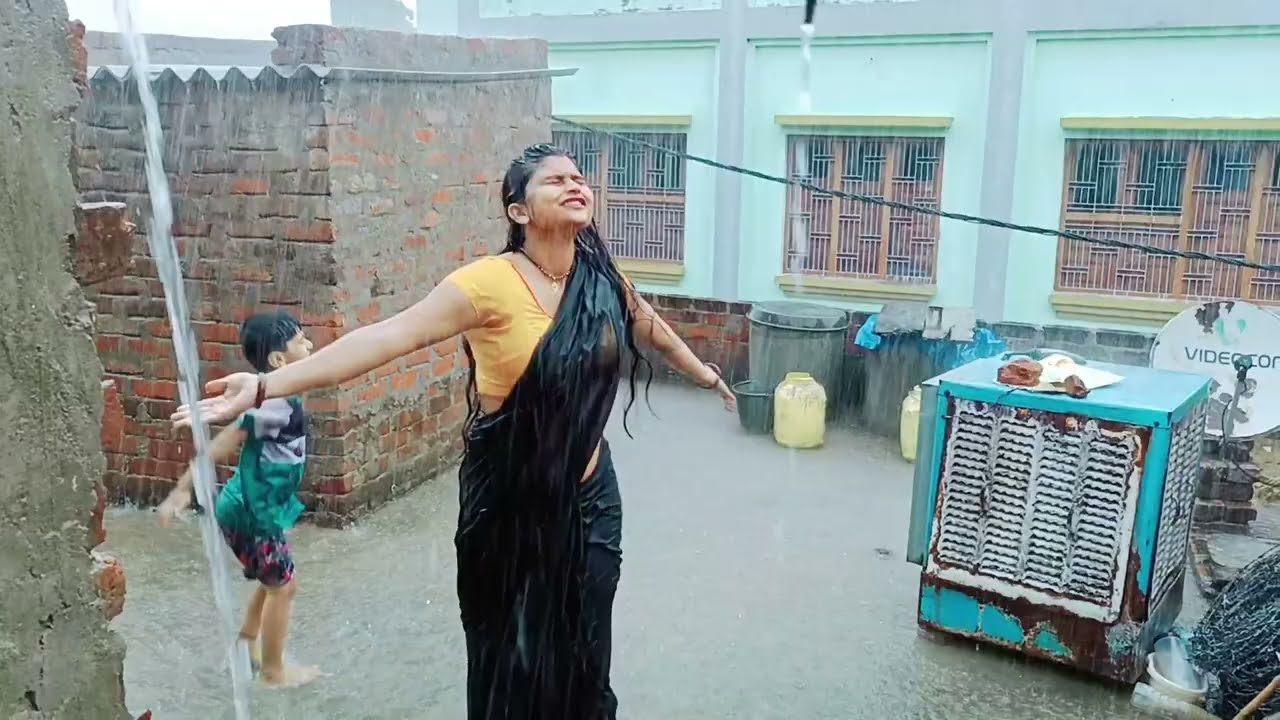 Barish Ne Toh ❤️ Mujhe Pura Bhinga Hi Diya 🔥 || Black Saree Bathing Hot Vlog
