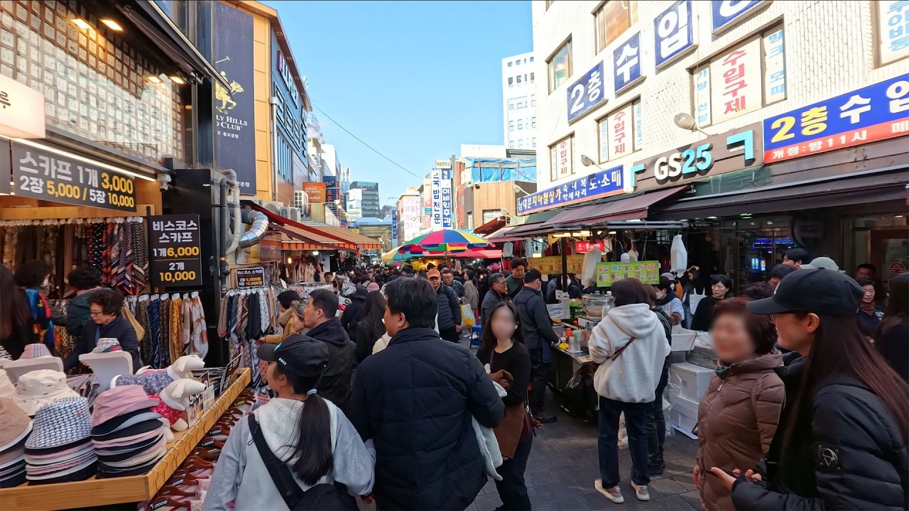 Sunny skies and massive crowds: A bustling weekend walking tour of Namdaemun Market.