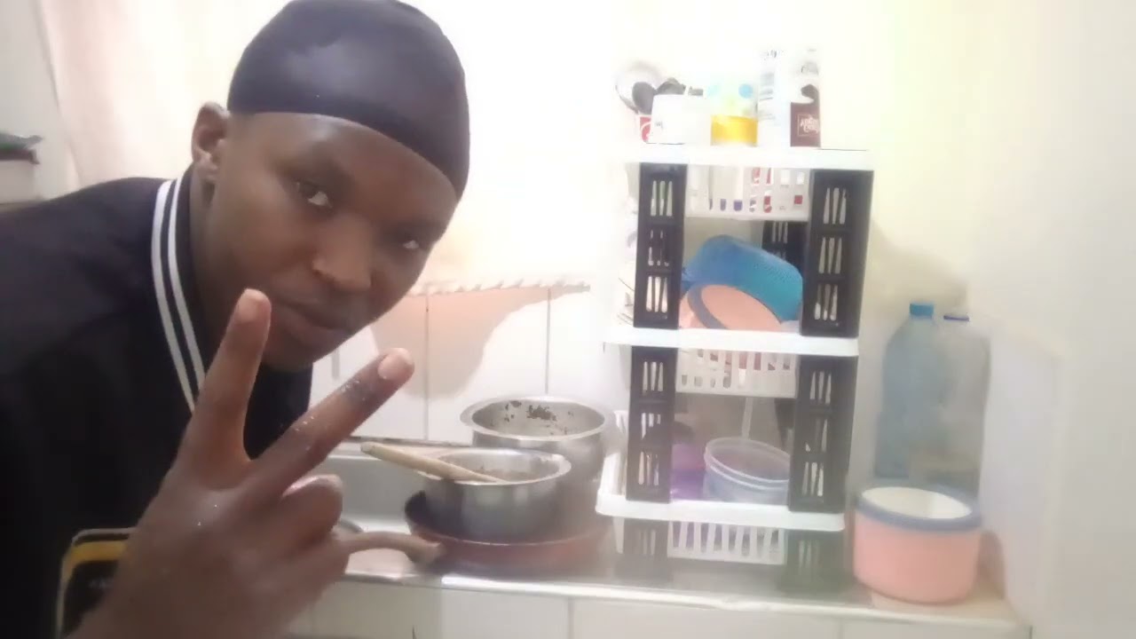 HOW AFRICAN MEN WASH UTENSILS 