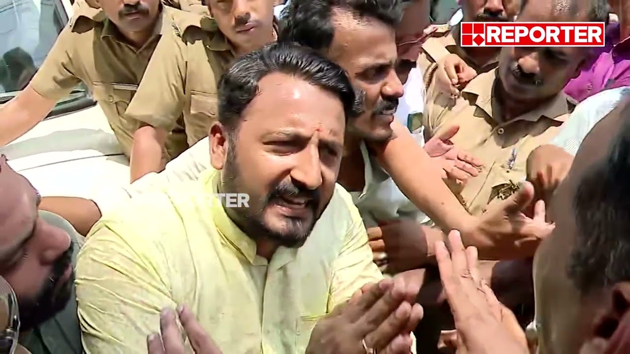 'ഹെഡ്ഗേവാറിന്റെ കോലം കത്തിക്കുമ്പോൾ പൊലീസിന് എന്തിനാ പൊള്ളുന്നത്?'; പൊലീസിനോട് Rahul Mamkootathil