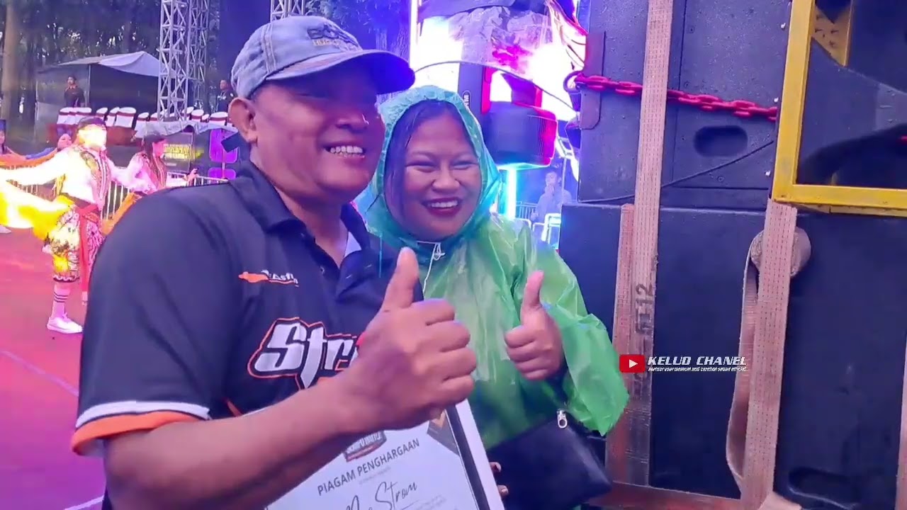 STROM DI PANGUNG KEHORMATAN DI LOS PAK HENDRIK JUNIOR