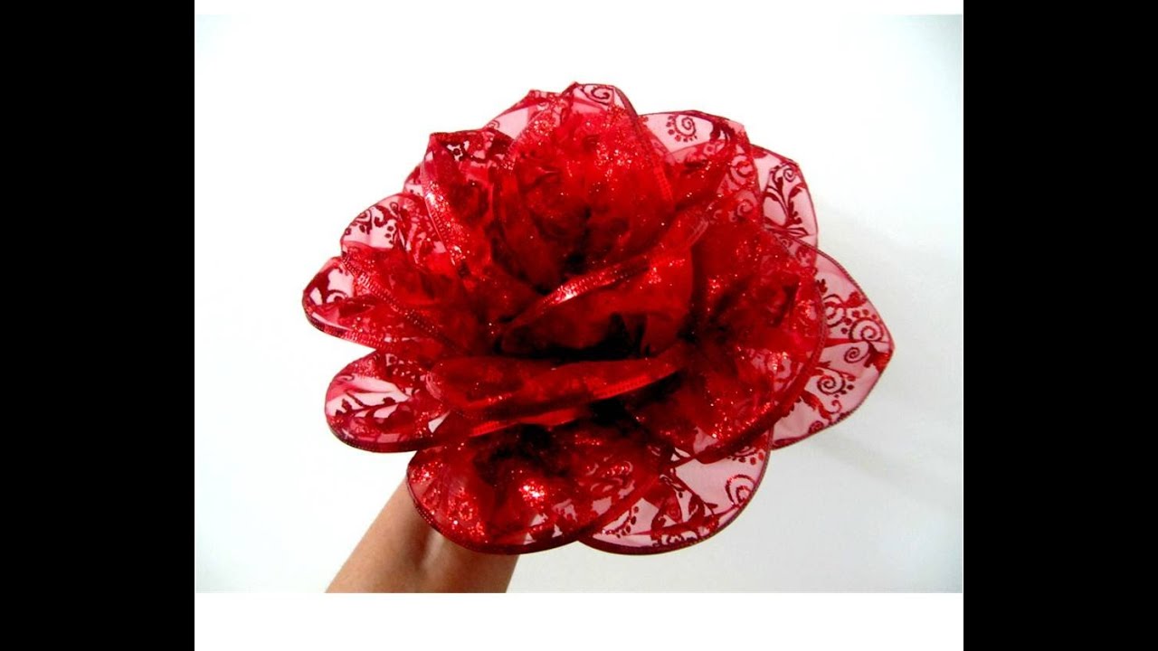 Moños flores rosas rojas en cintas de organza escarchada
