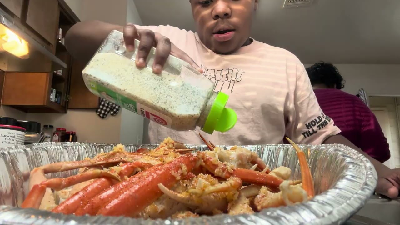 Cooking crab legs 
