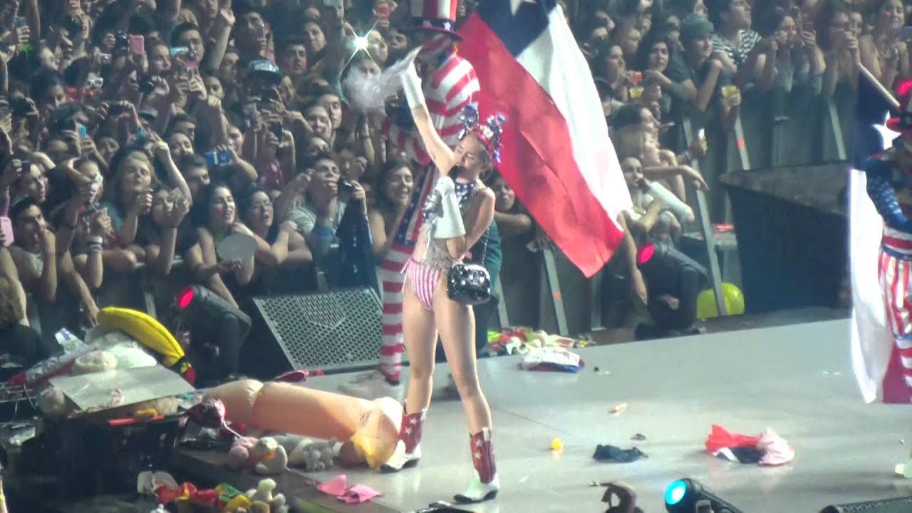 Party in The USA - Miley Cyrus Live in Chile 2014