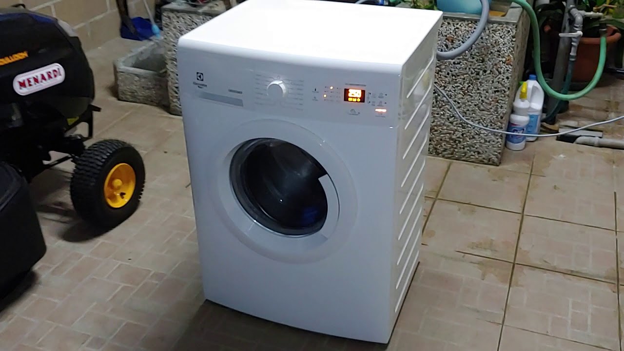 Lavatrice Electrolux-Rex RWP 1273 TFW - Micro presentazione