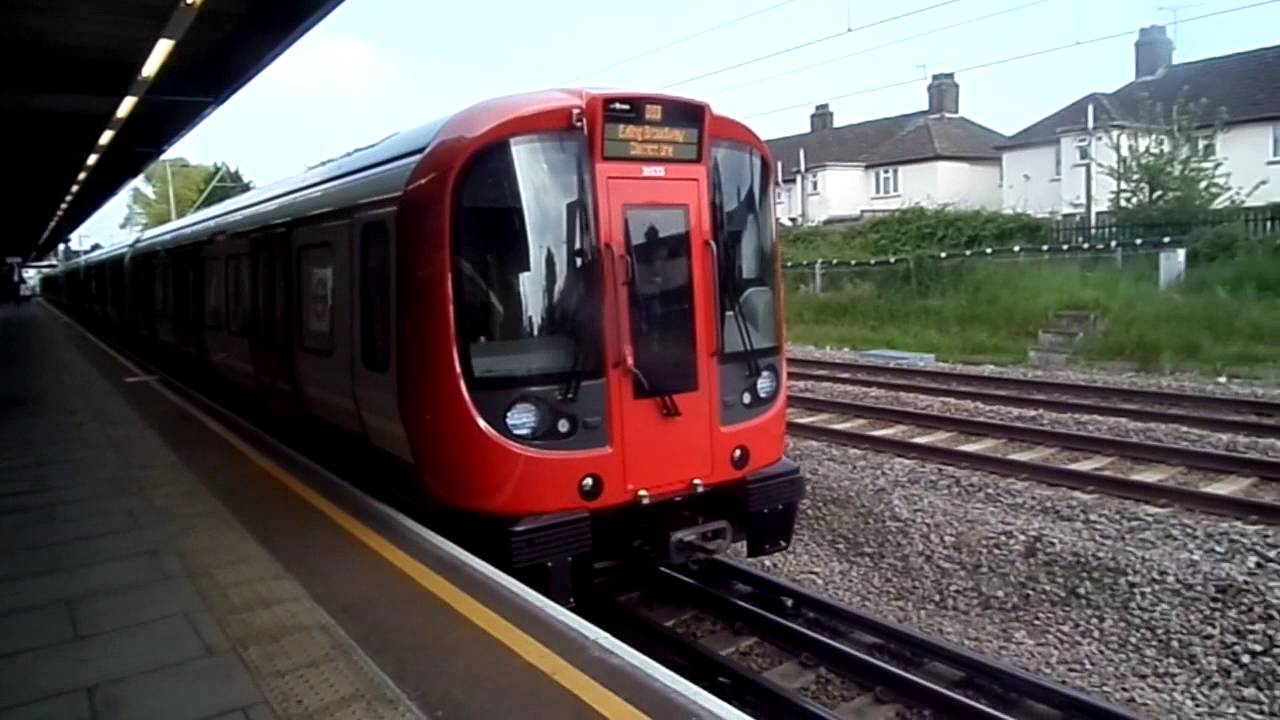 Trains at Upney station 28/5/16
