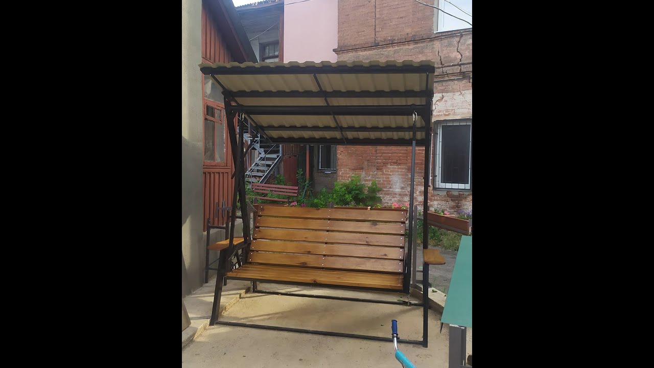 Садовая качеля с раскладной сидушкой своими руками.