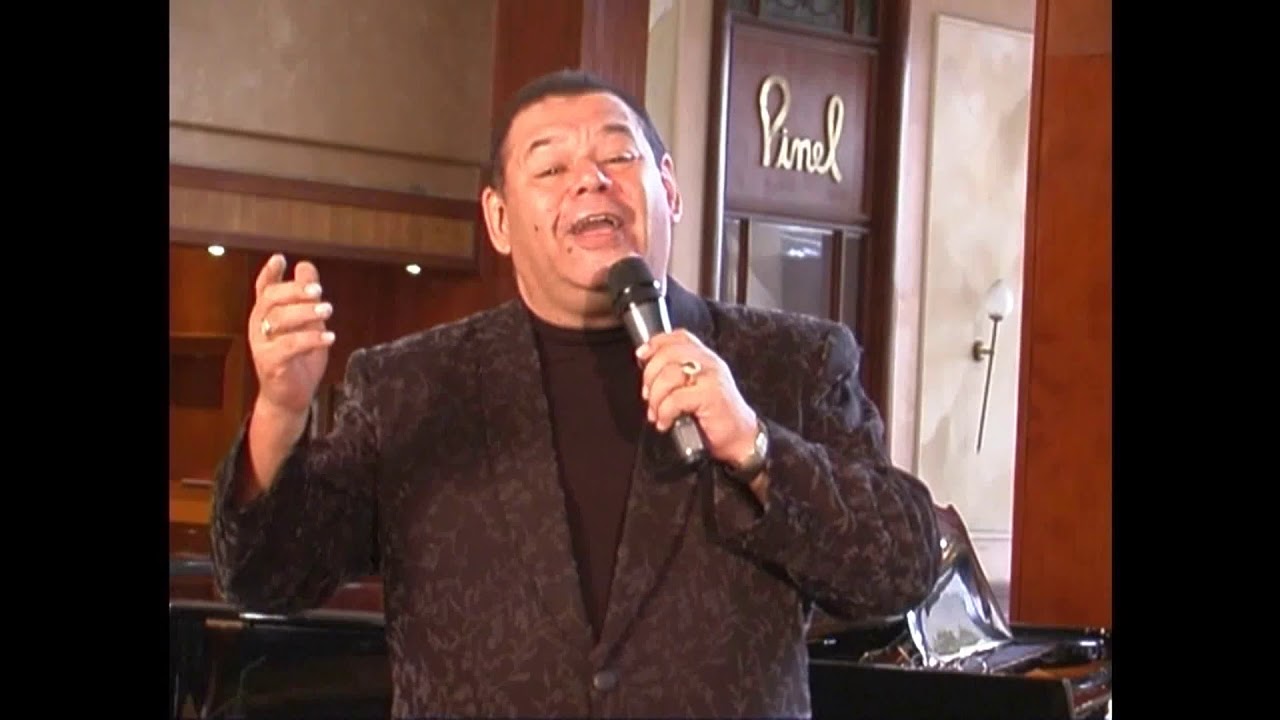 AUNQUE ME CUESTE LA VIDA CARLOS ARTURO EL SEÑOR DEL BOLERO