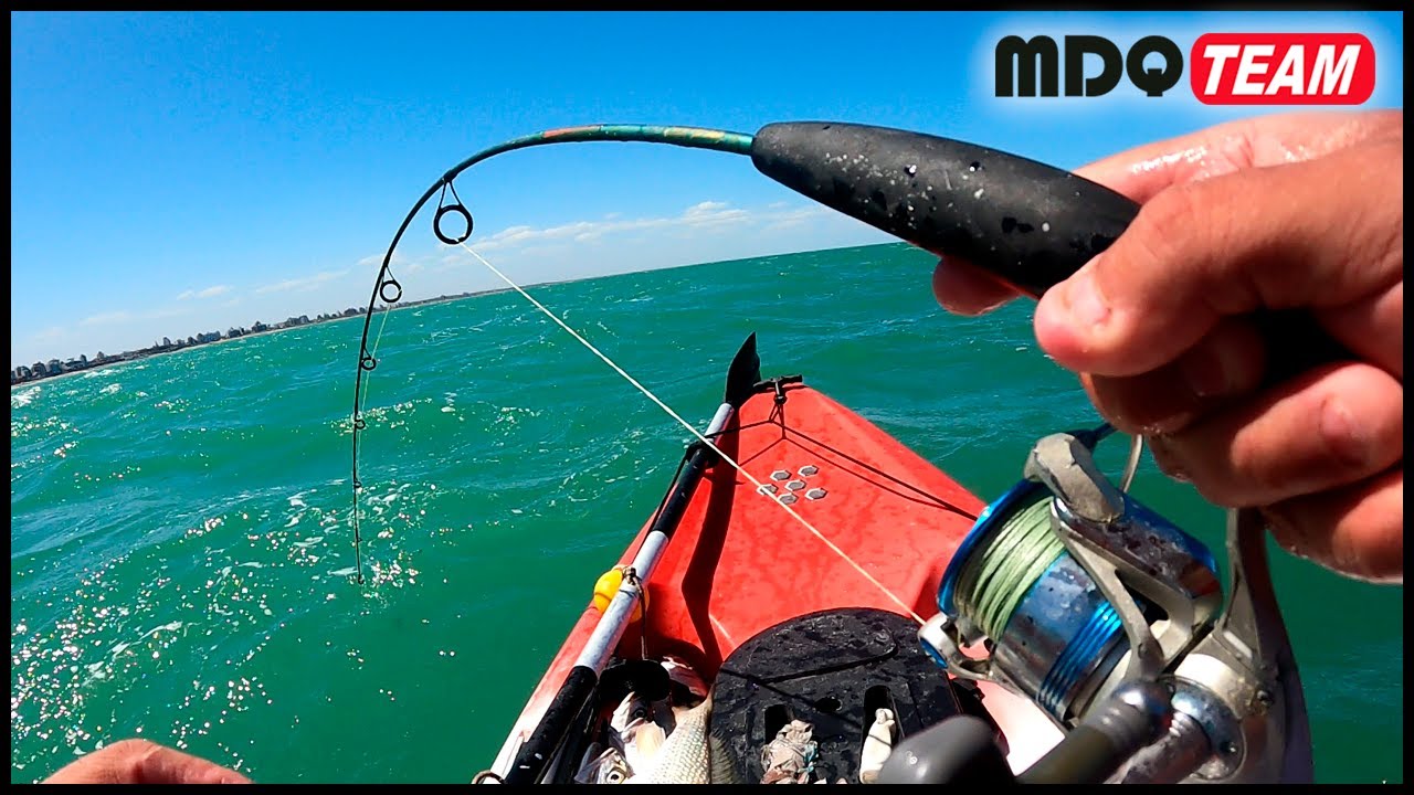 PESCA EN KAYAK A CAÑA DOBLADA MIRA LO QUE VIENE AHI