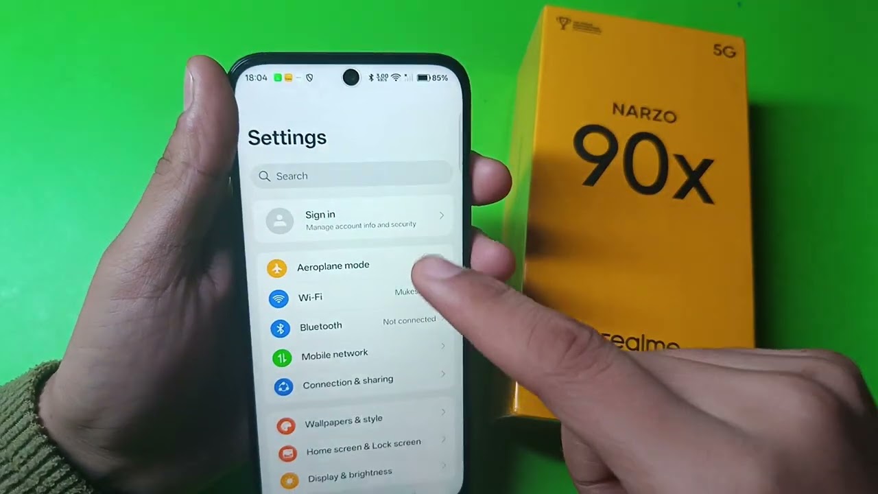 Realme Narzo 90X: Имеет возможность расширения оперативной памяти.
