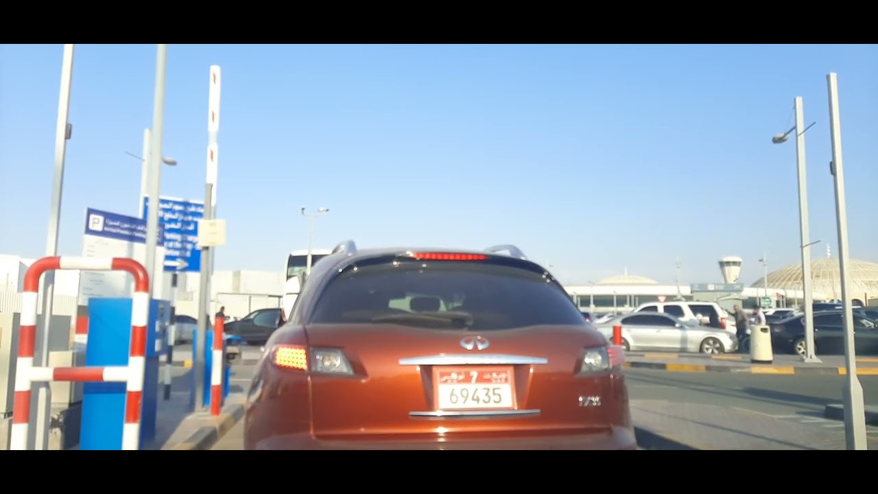 Sharjah international airport arrival car parking