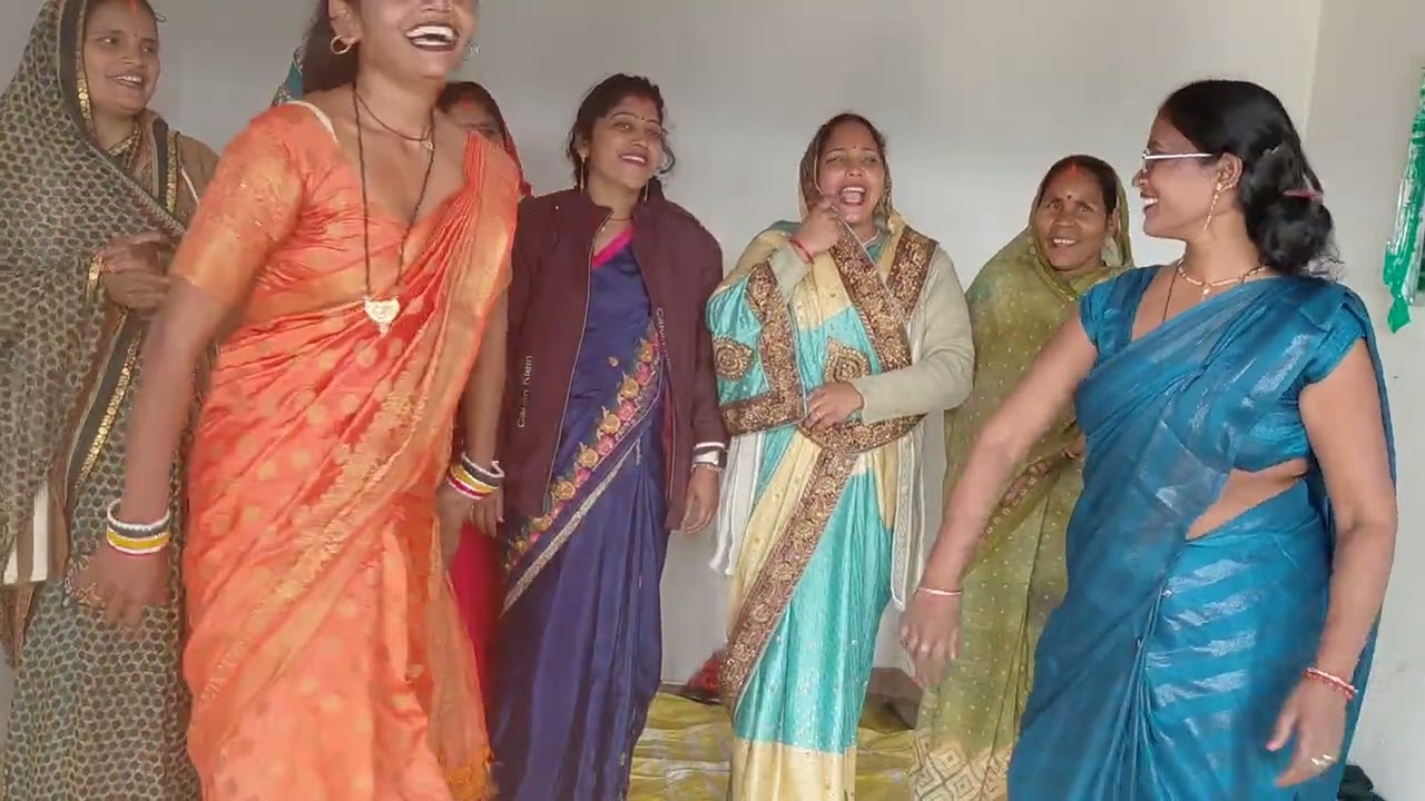 तोड़ी तोड़ी बेचय तरकारी हो कोइरीनिया बेचारी #vayral_video #trending #bulbul gungun गीत  इस चैनल प