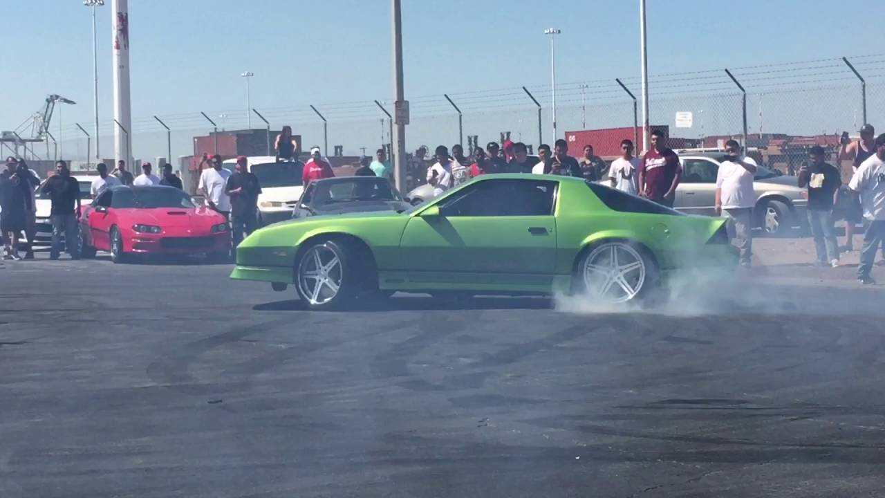 Street Actions IROC-Z GOIN CRAZY - DONUTS & BURNOUTS