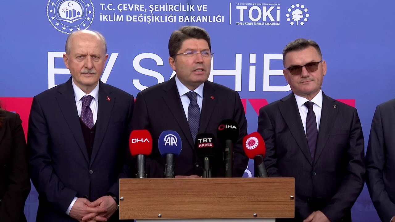 Adalet Bakanımız Sayın Yılmaz Tunç, basın mensuplarının sorularını yanıtlıyor. | 