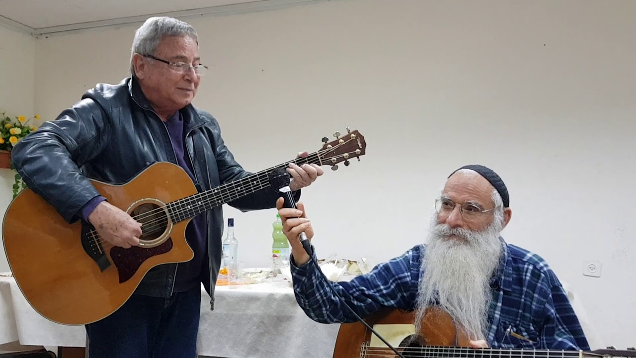 הימים שעוד נכונו לנו | חנן יובל מברך את אברהם זיגמן