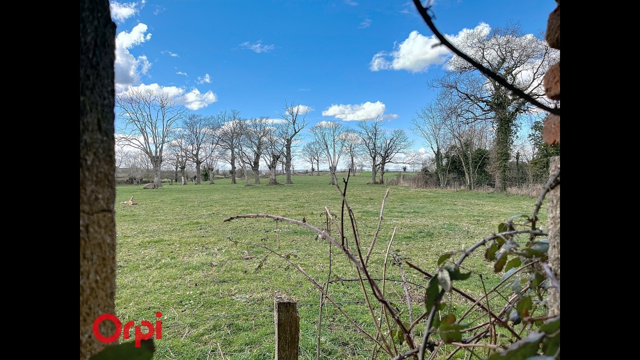 Proche Montmarault et Commentry, ensemble de 2 granges