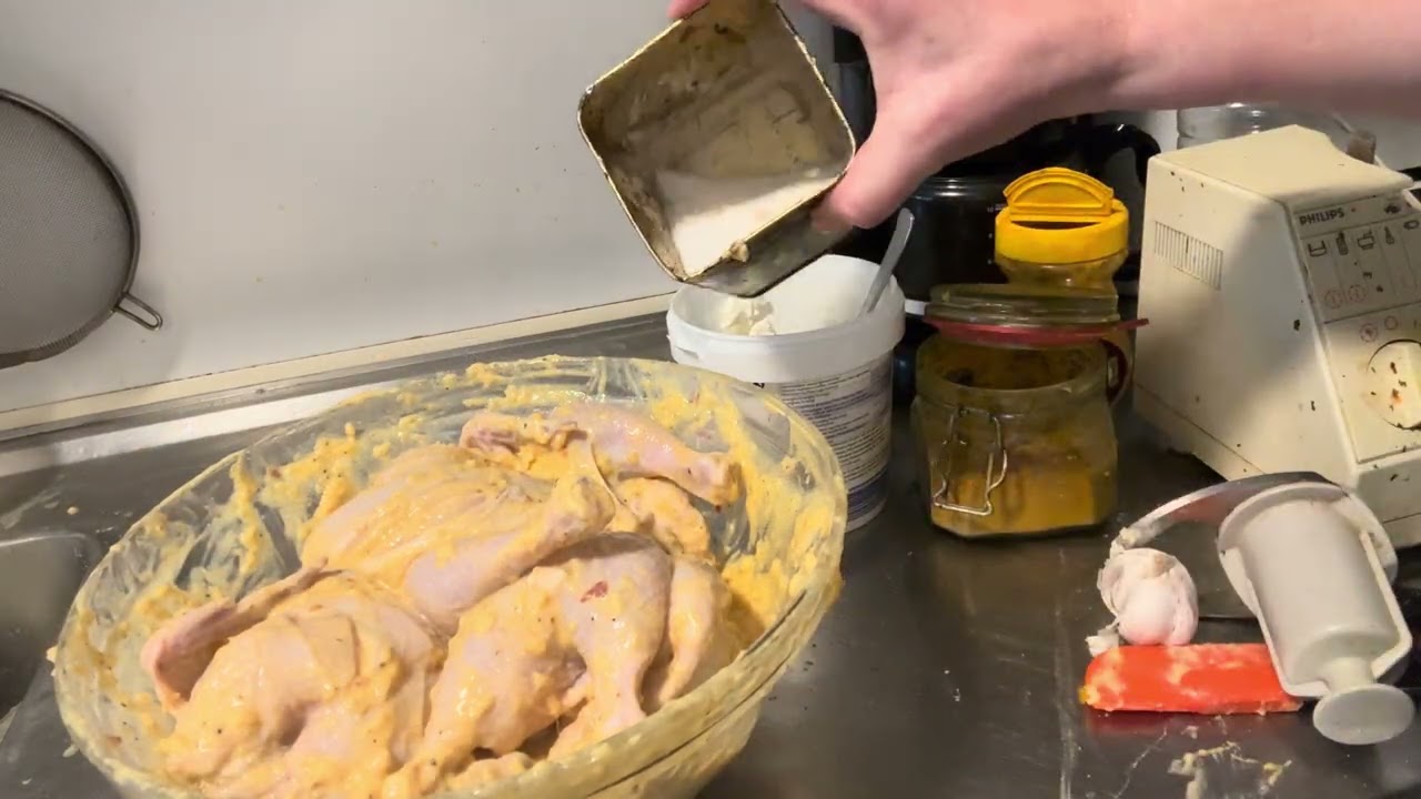 تتبيلة شوي الدجاج مع الرز الأحمر 