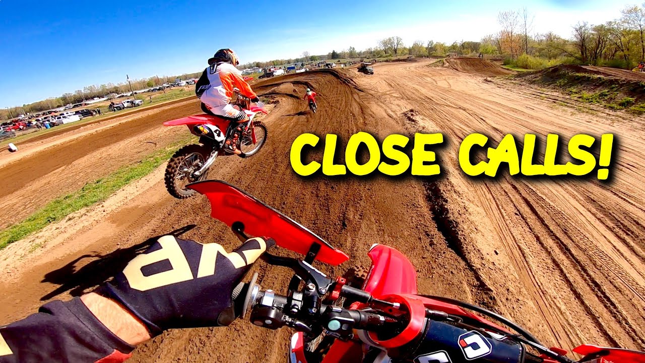 Battling Through Traffic at Twisted MX! *HIGH SPEED*