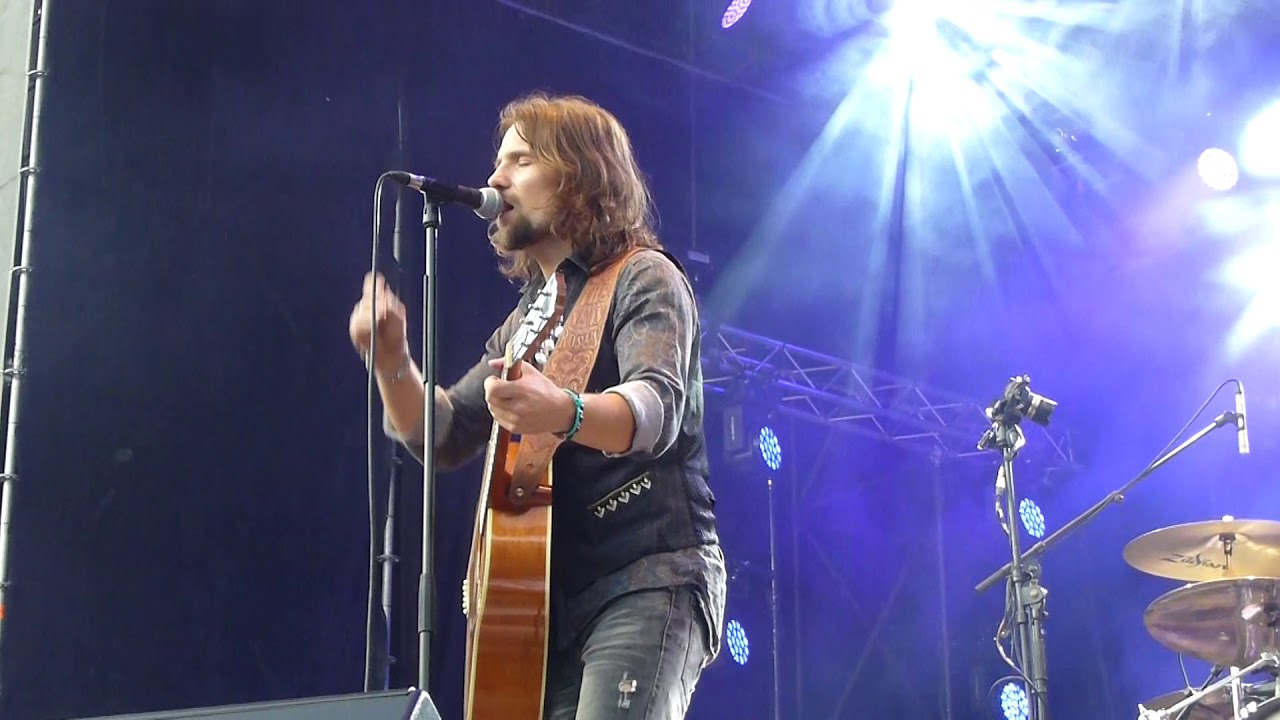 *The New Roses - Glory Road (acoustic)* (14.08.2019, Rock Oz'Arènes, CH-Avenches)