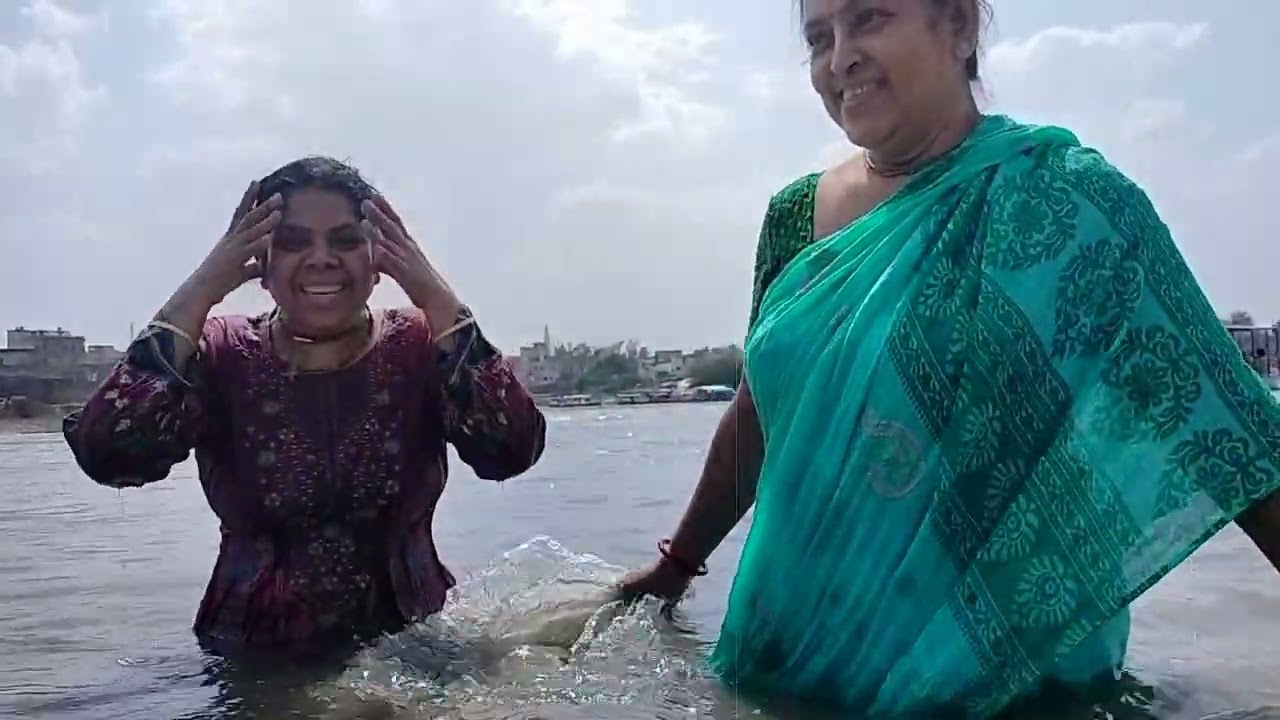 Yamuna ji pa dobki lagya🪔 Deep dan kiya🙏🏻