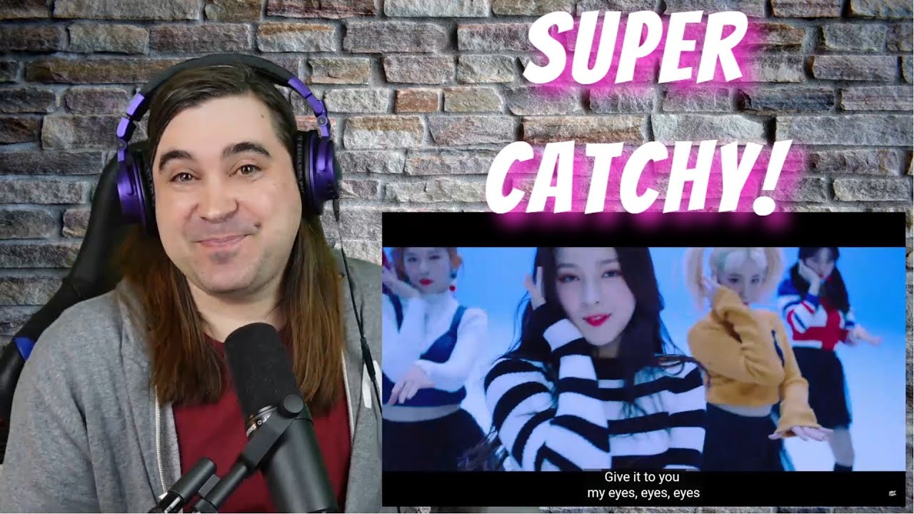 My first time hearing Momoland! (모모랜드) Reacting to 