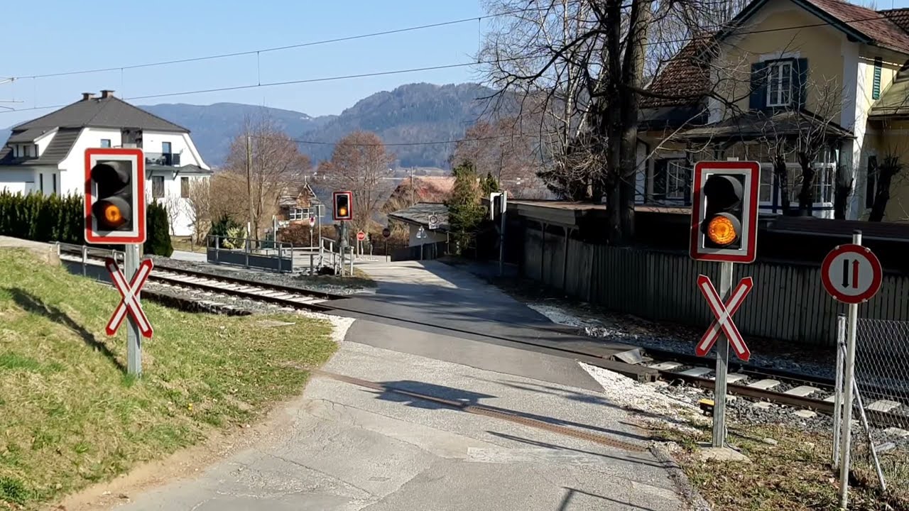 Bahnübergang Annenheim // Austrian Railroad Crossing