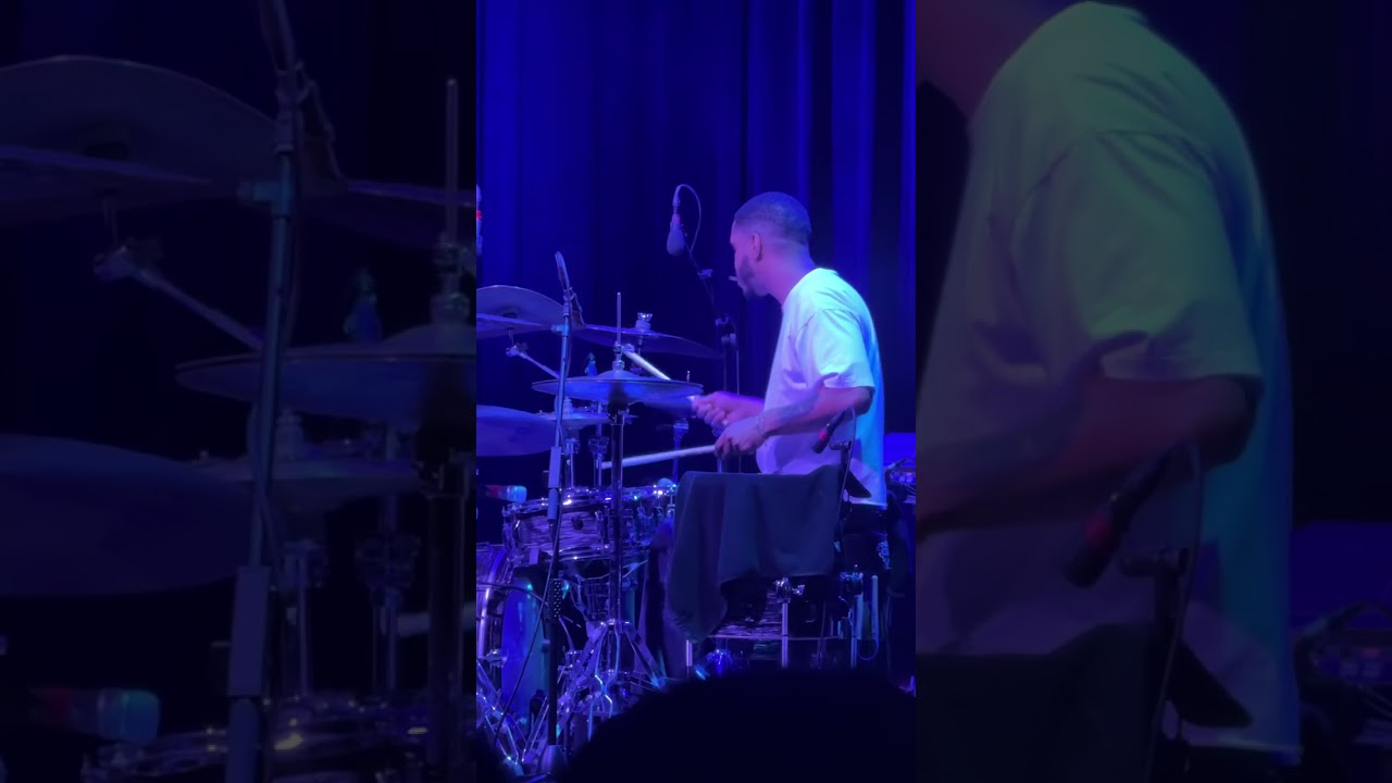 Justin Tyson Grooving with Robert Glasper