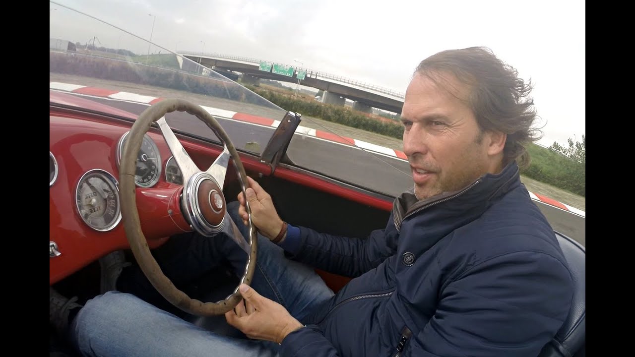 Rijden met de Alfa 4C Spider & 1900 SportSpider, autonieuws+beursbabes vanaf de IAA in Frankfurt.