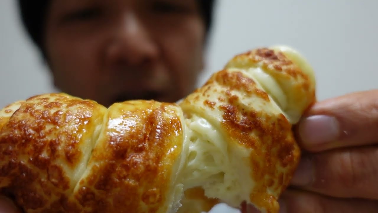 事務所でランチ『とろけるチーズベーコン』
