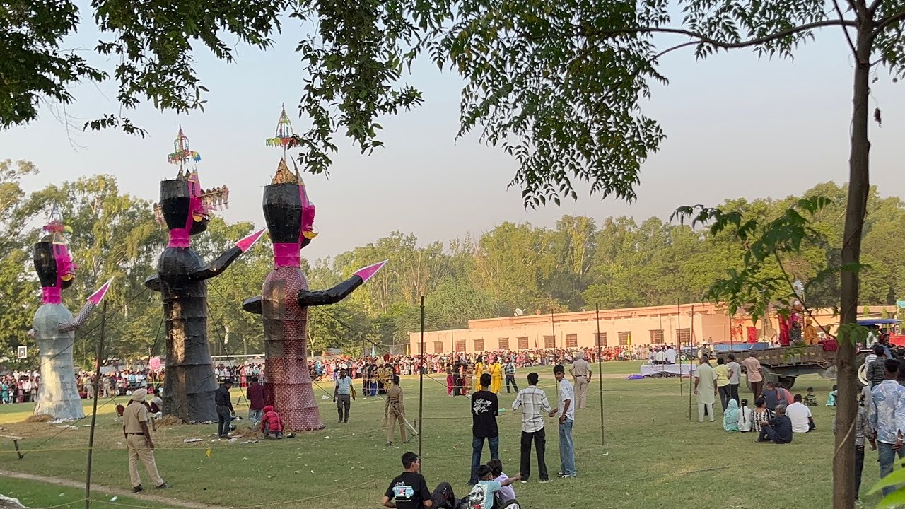 Phillaur da Dussehra ਦੁਸਹਿਰੇ ਦੀਆਂ ਰੌਣਕਾਂ ਫਿਲੌਰ ਸ਼ਹਿਰ ਚ #ilovephillaur #dussehra #PhillaurcityDussehra