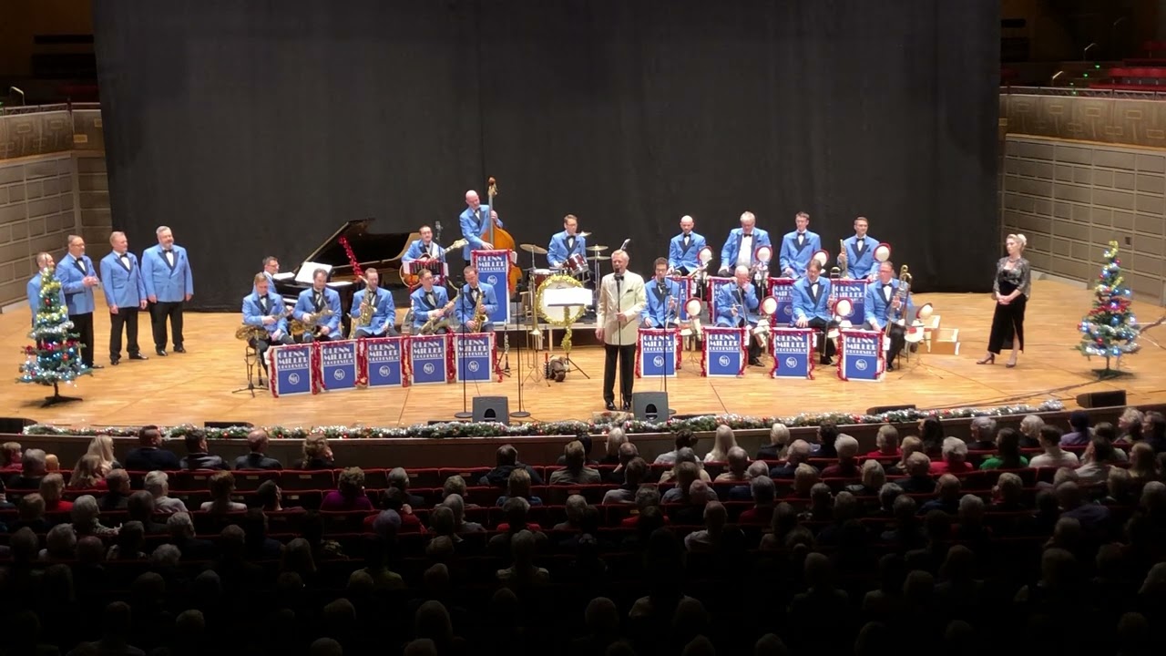 Del 1 - Glenn Miller Orchestra Scandinavia - Christmas Show 2022-12-18 - Konserthuset Stockholm