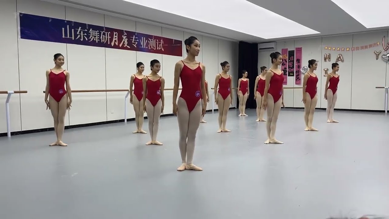 No.80 Dance Girl class Flexibility training
