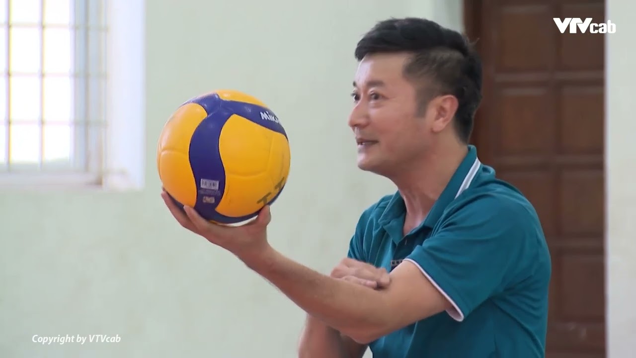 Kỹ thuật phát bóng và các bài tập bổ trợ | Học bóng chuyền với Đặng Thu Huyền
