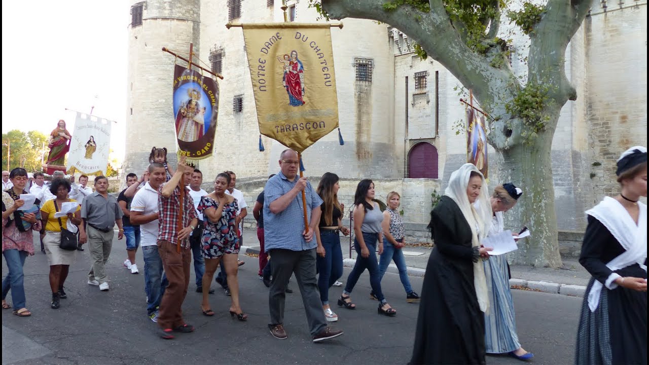 TARASCON _ Ste Marthe 29 juillet 2016 _ Procession des reliques
