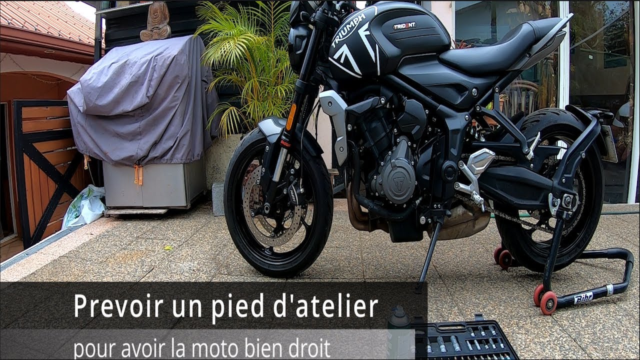 Triumph trident 660 /changer ses plaquettes de freins avant