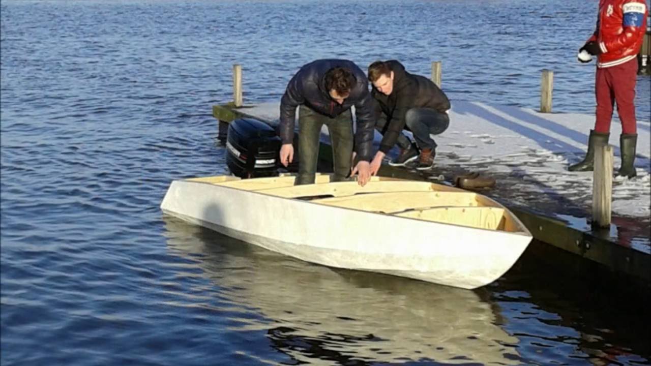Building a plywood 60 HP speedboat