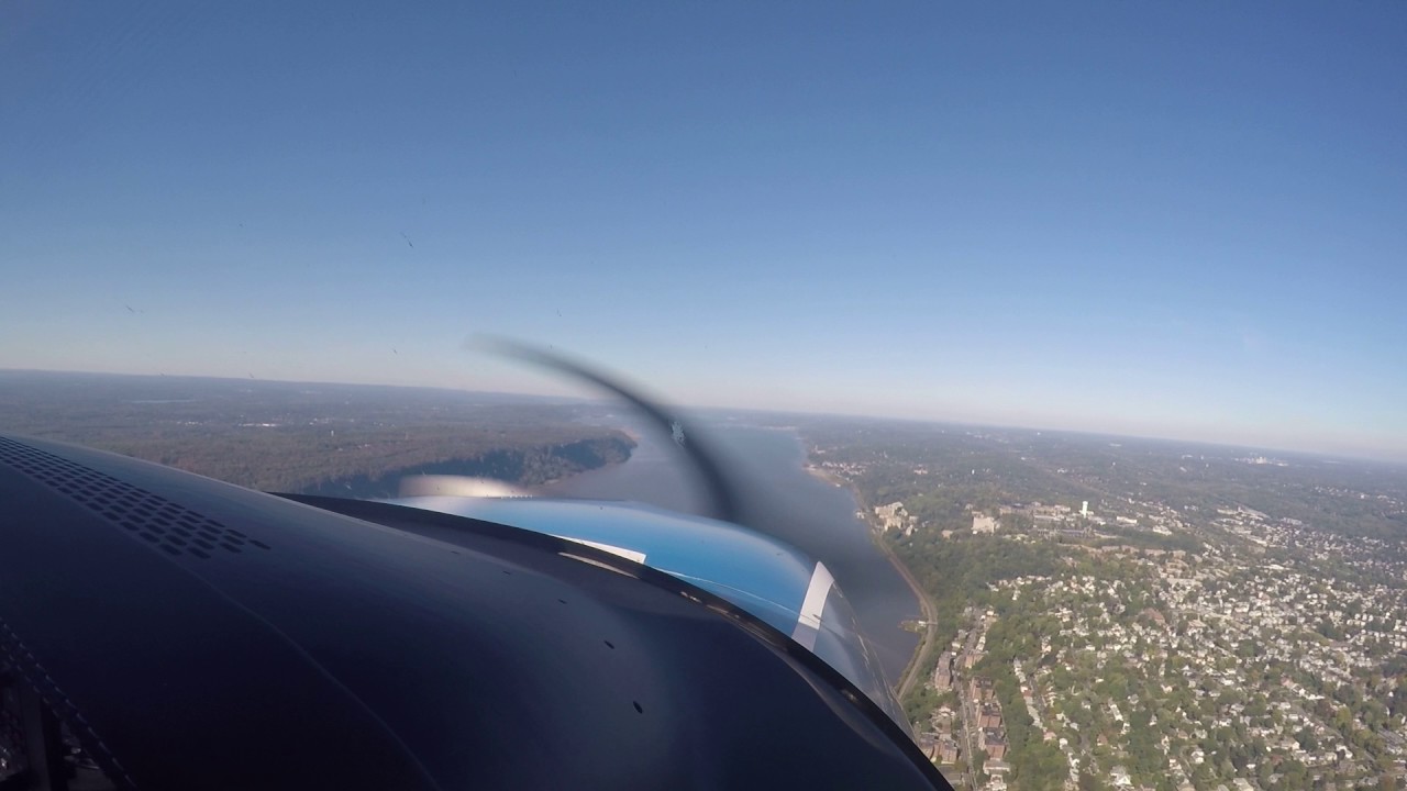 Hudson Corridor With Mom In The Cirrus SR20 Landing KHPN