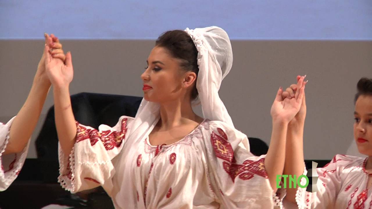 ANSAMBLUL GHIOCELUL DIN GIROC - DANS OLTENESC SPECTACOL 1 DECEMBRIE 2015