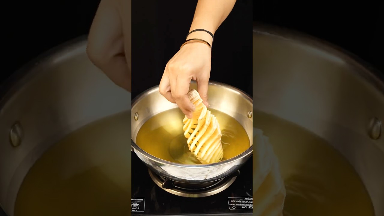 Crunchy Potato Spiral ASMR Cooking || #shorts #asmr #recipe #indianasmrworld #cooking #food #viral