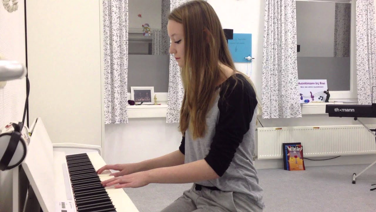 Muzieklessen bij Roxi - Pianoles Rianne van Dee - Piano Cover Budapest - George Ezra