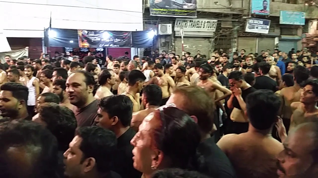 Awaz Arahi Hai Ek Seena E Sina Se / Okha Ho Gaya Akbar Layi